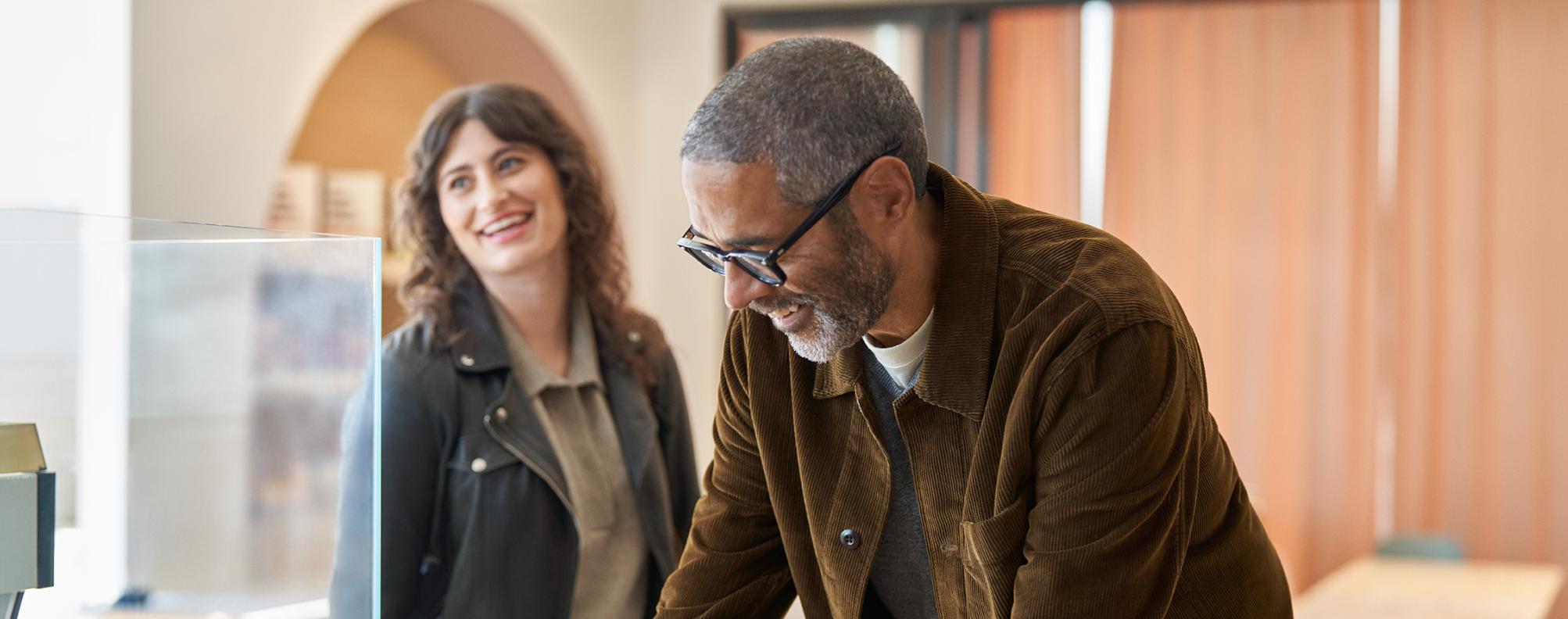 Colleagues working at a cafe.