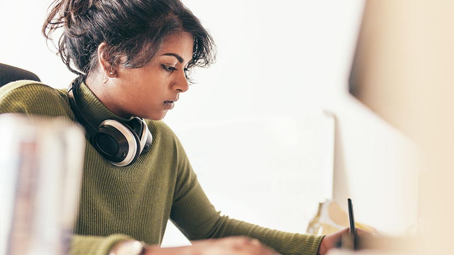 A woman with headphone