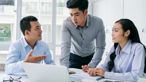 Colleagues discussing 