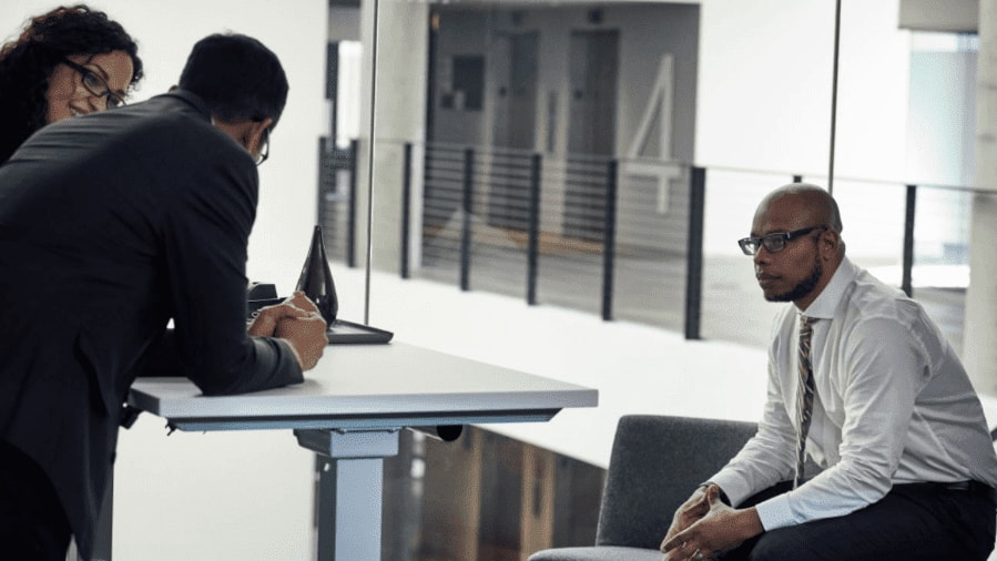 3 people chatting 900x506