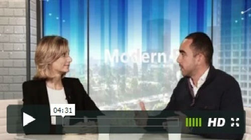 Two persons exchanging their ideas