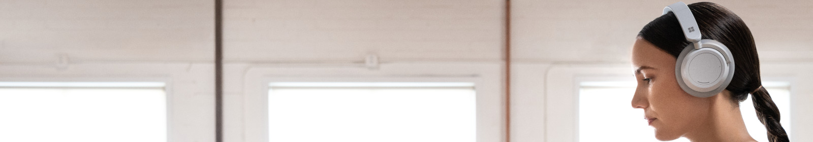 A woman with headphone